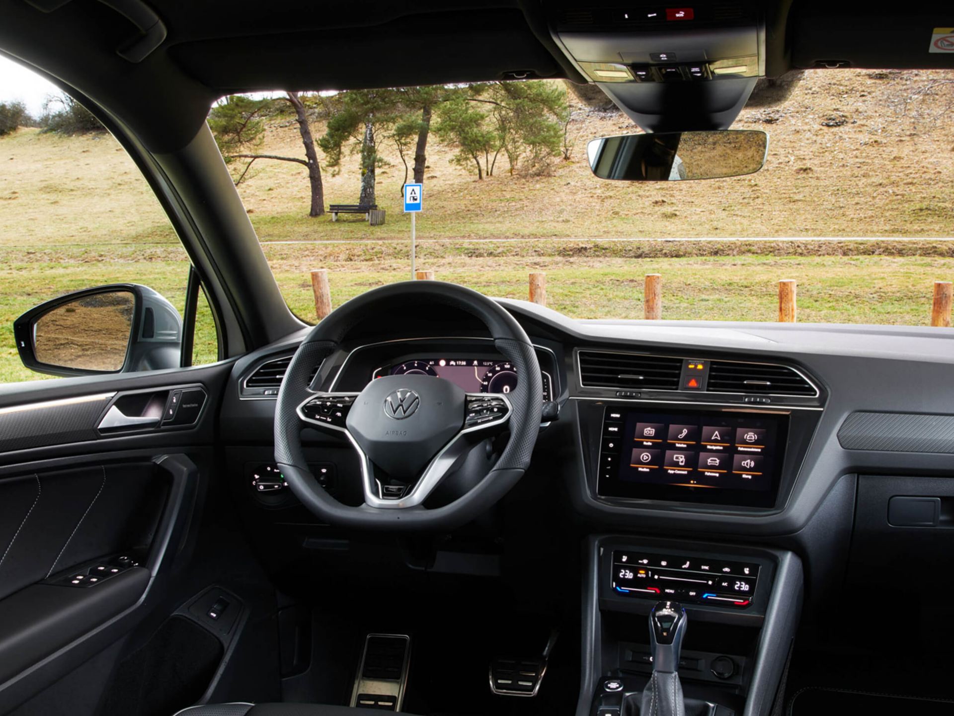 Volkswagen Tiguan Allspace - Interior